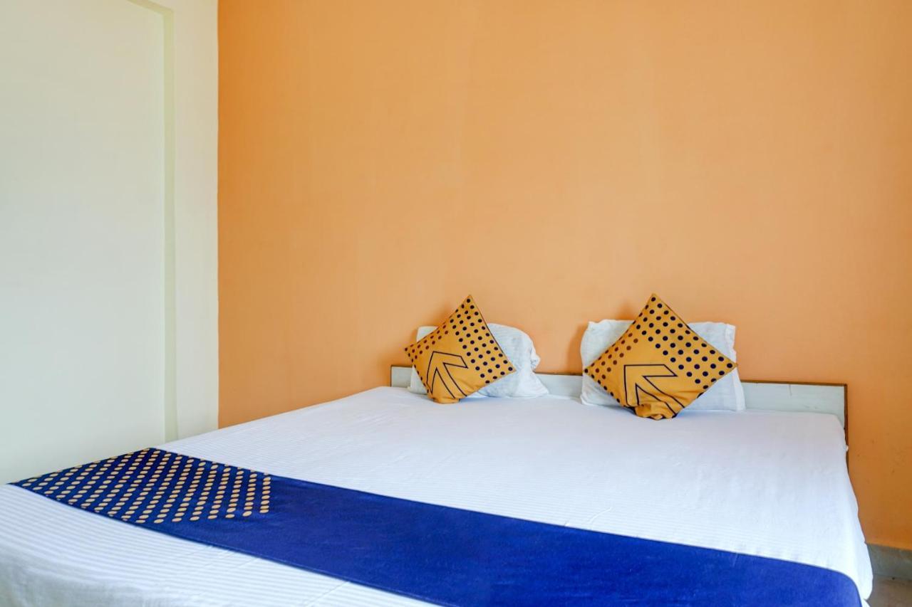 Spot On 82626 Hotel Shivtara Morgaon Exterior foto